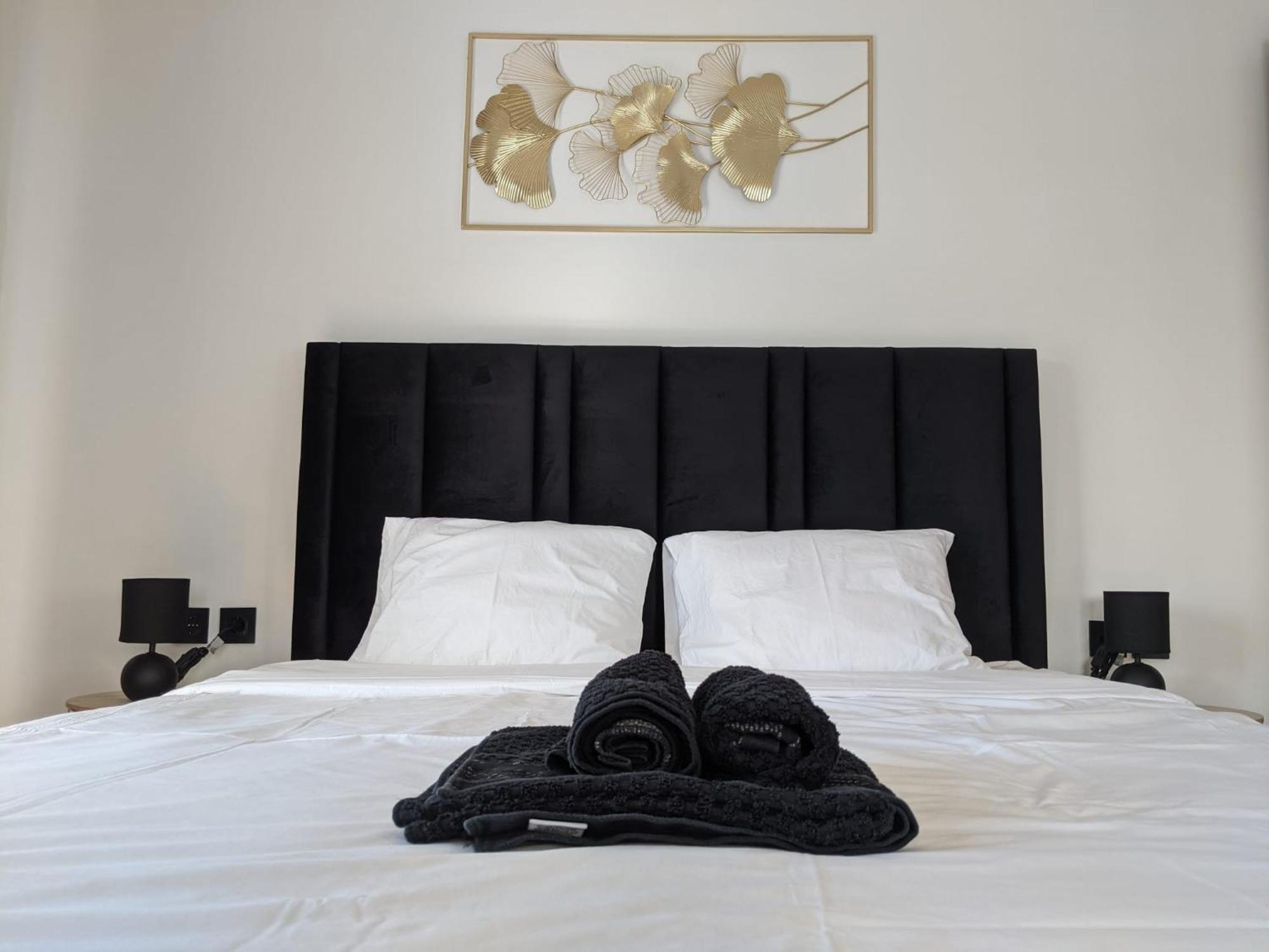 Rooms 10 Mins Walk From Train Station! Agualva-Cacem Exterior photo