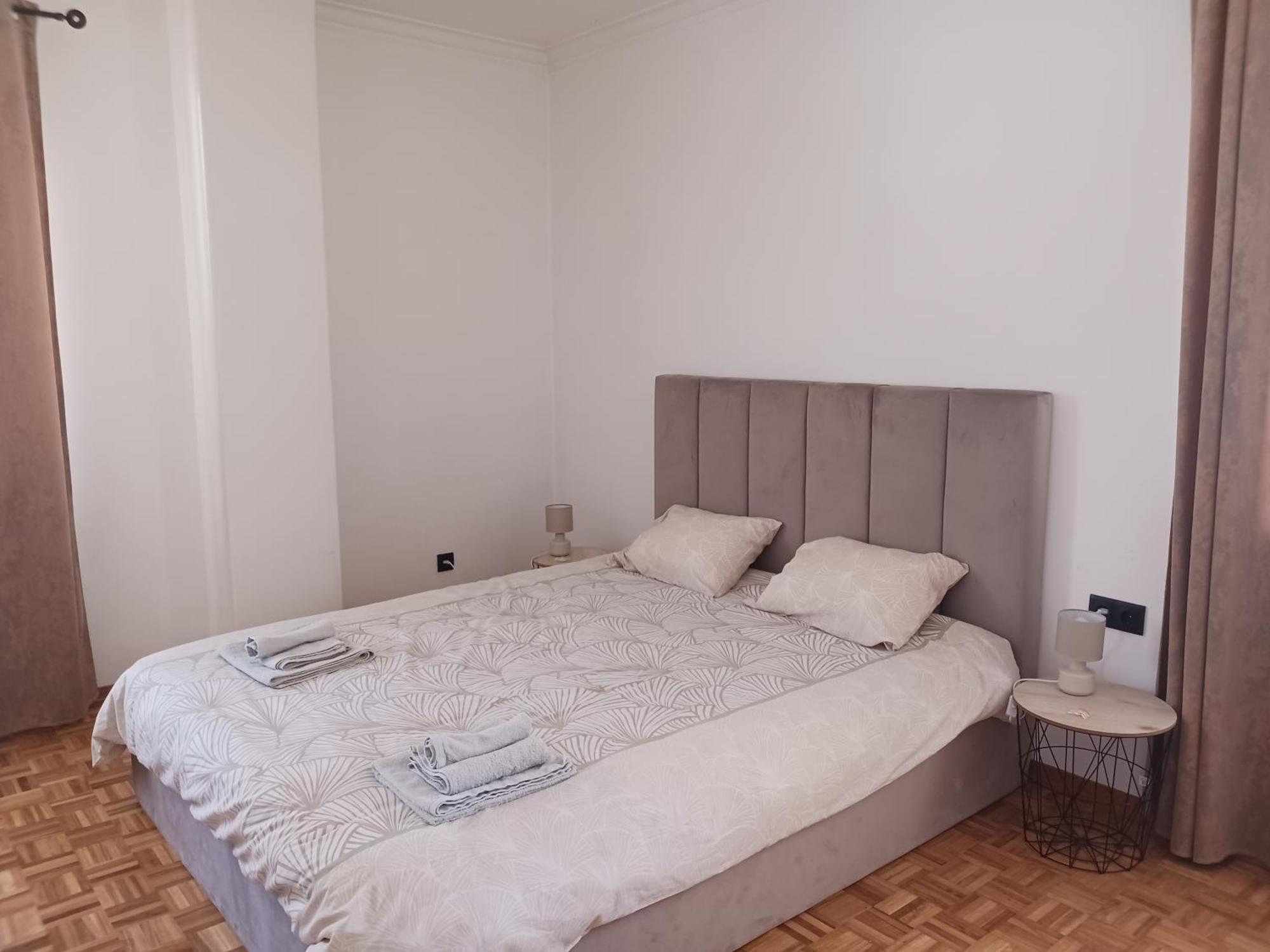 Rooms 10 Mins Walk From Train Station! Agualva-Cacem Exterior photo